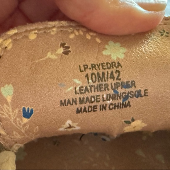 Lucky Brand Leather Tan Loafers with Buckle Detail Women’s Size 10 - Picture 2 of 9